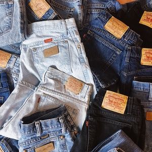 TONS OF VINTAGE LEVI'S, WRANGLERS & OTHER DENIM